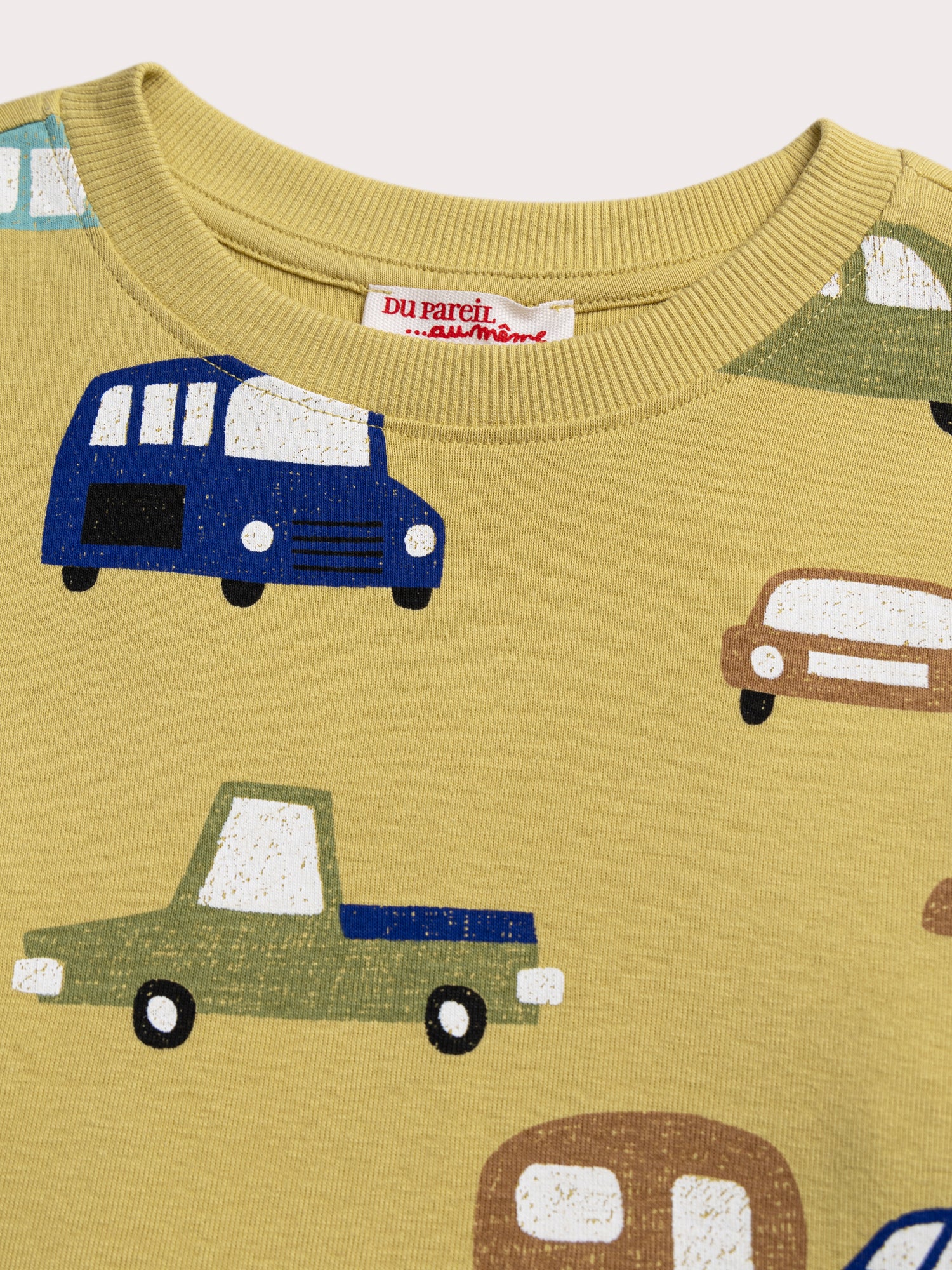 T-shirt imrpimé voiture